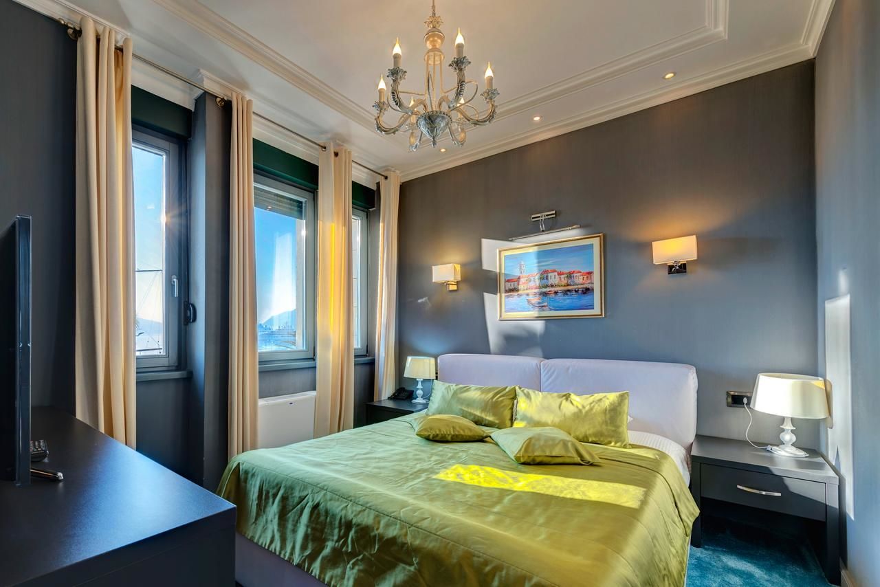 Отель Hotel Astoria Тиват