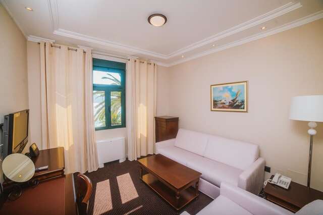Отель Hotel Astoria Тиват-20