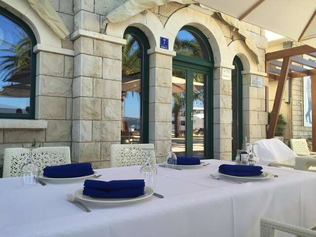 Отель Hotel Astoria Тиват-6